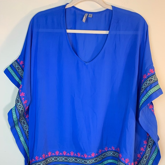 ✨NWOT✨ Tribal Batwing Blouse - Picture 1 of 6